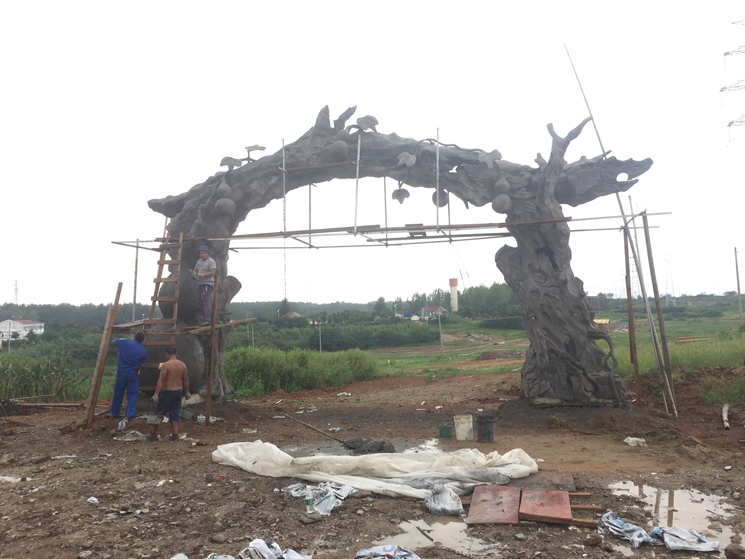 安徽明光仿真樹(shù)大門